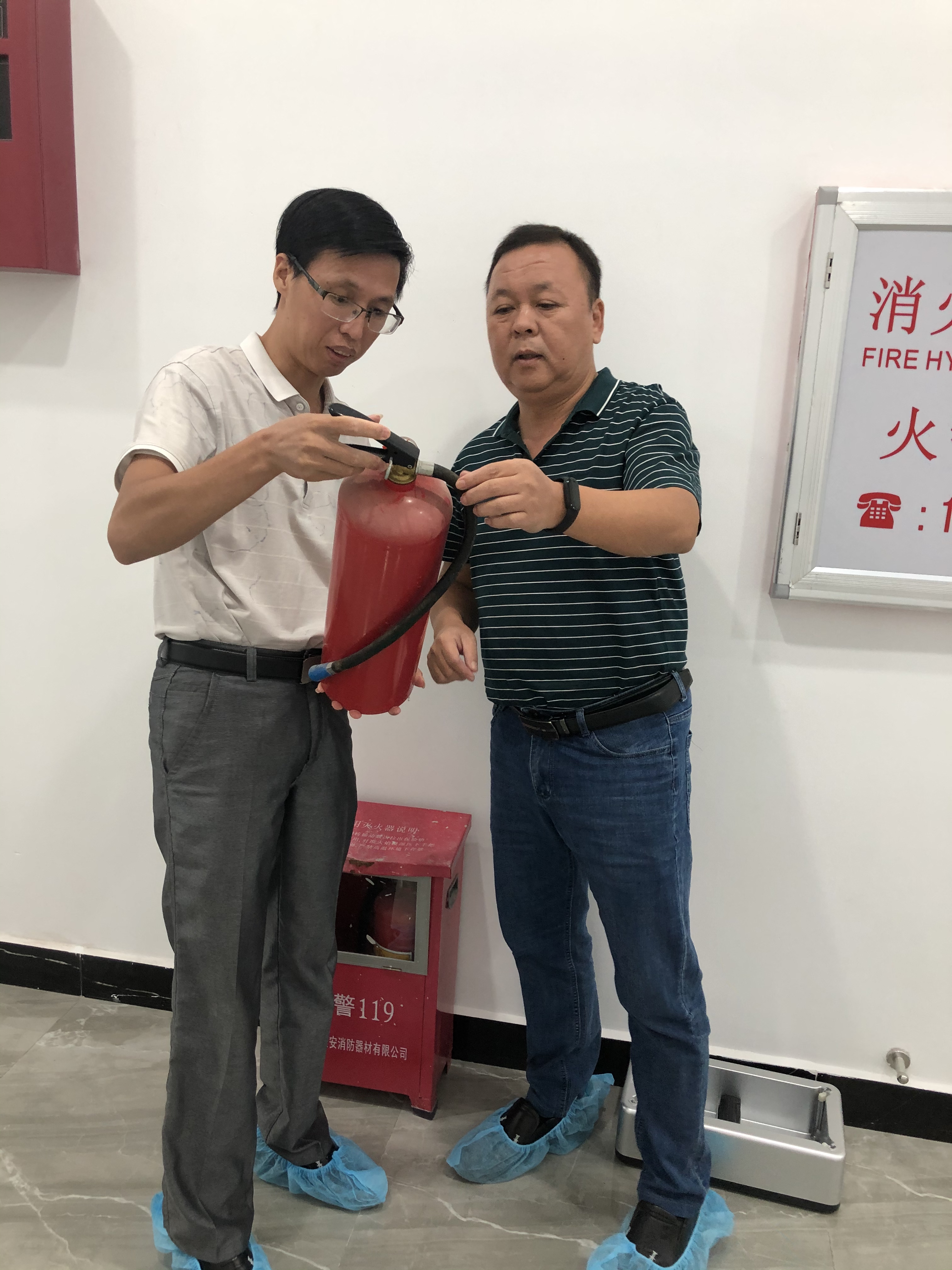 县档案馆开展节前安全检查