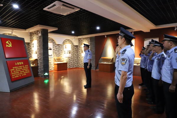 我局组织开展红色教育活动