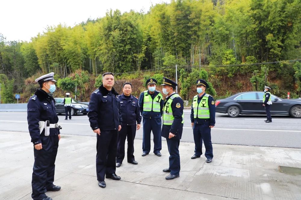 陈征明检查节后春运道路交通安全工作